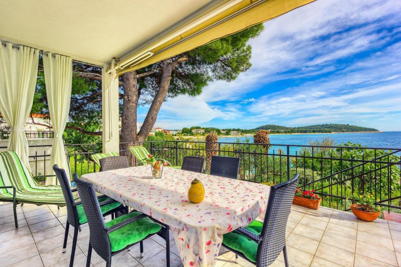 Family Friendly Seaside Apartments Rogoznica - 2010 Luaran gambar