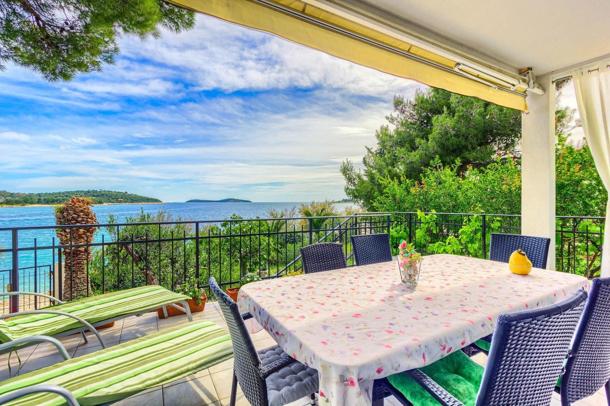 Family Friendly Seaside Apartments Rogoznica - 2010 Luaran gambar