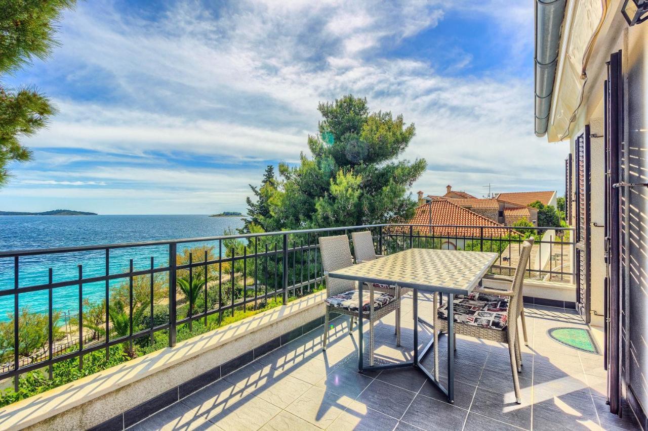 Family Friendly Seaside Apartments Rogoznica - 2010 Luaran gambar