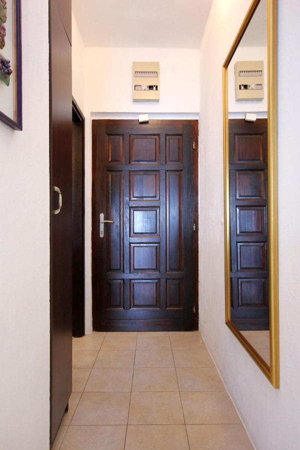 Family Friendly Seaside Apartments Rogoznica - 2010 Luaran gambar